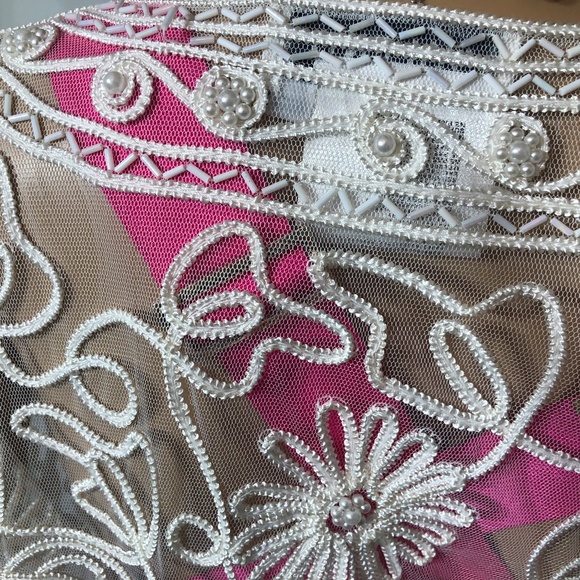 Little off white summer vest - Picture 5 of 6